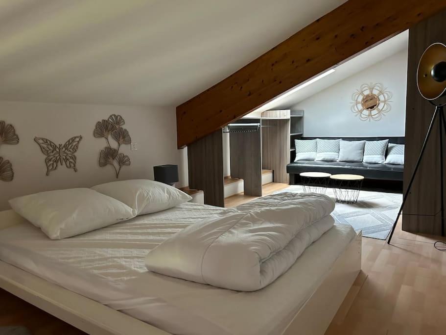 Appartement Lumineux Avec Vue Sur Les Montagnes Морбье Экстерьер фото