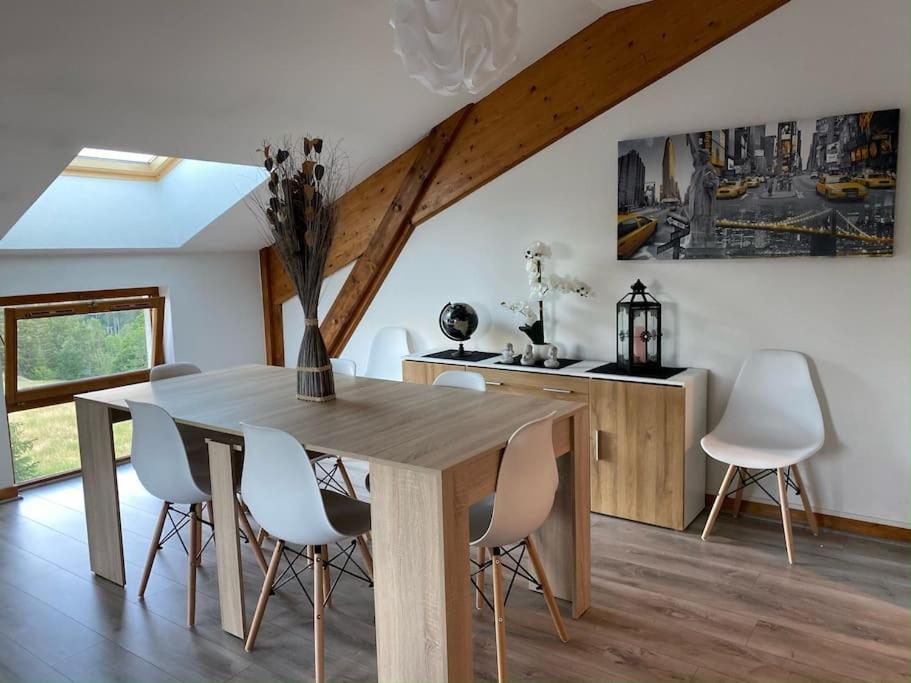 Appartement Lumineux Avec Vue Sur Les Montagnes Морбье Экстерьер фото